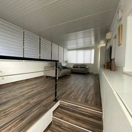 Belle Avec Piscine Empuriabrava