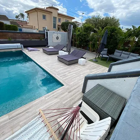 Belle Avec Piscine Villa *