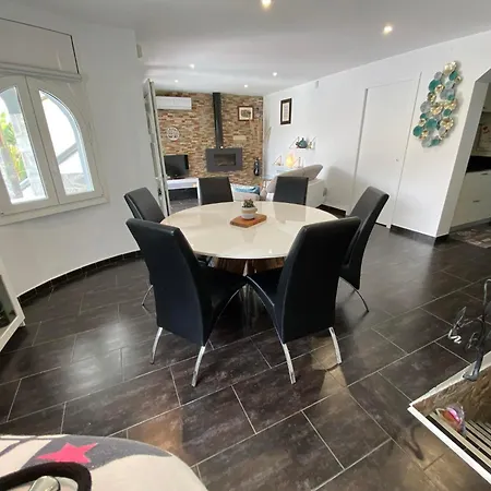Belle Avec Piscine Villa