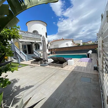 Belle Avec Piscine *