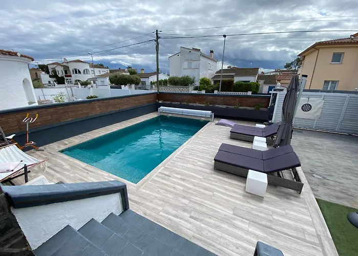 Belle Avec Piscine Villa *