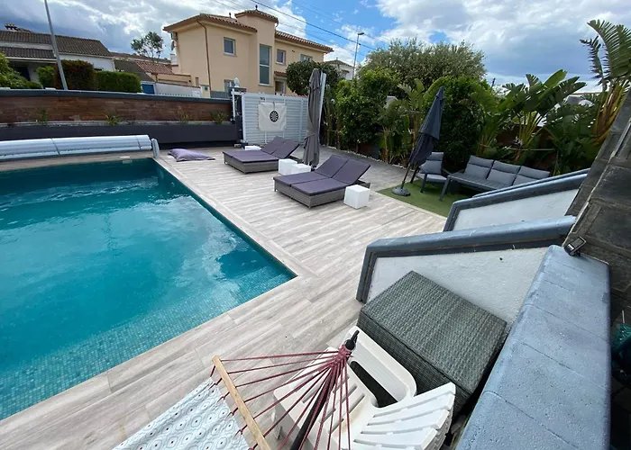 Belle Avec Piscine Villa *