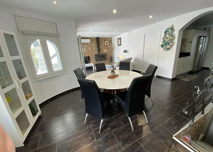 Belle Avec Piscine Villa